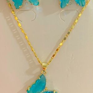 Beautiful butterfly necklace and earrings set 🥰